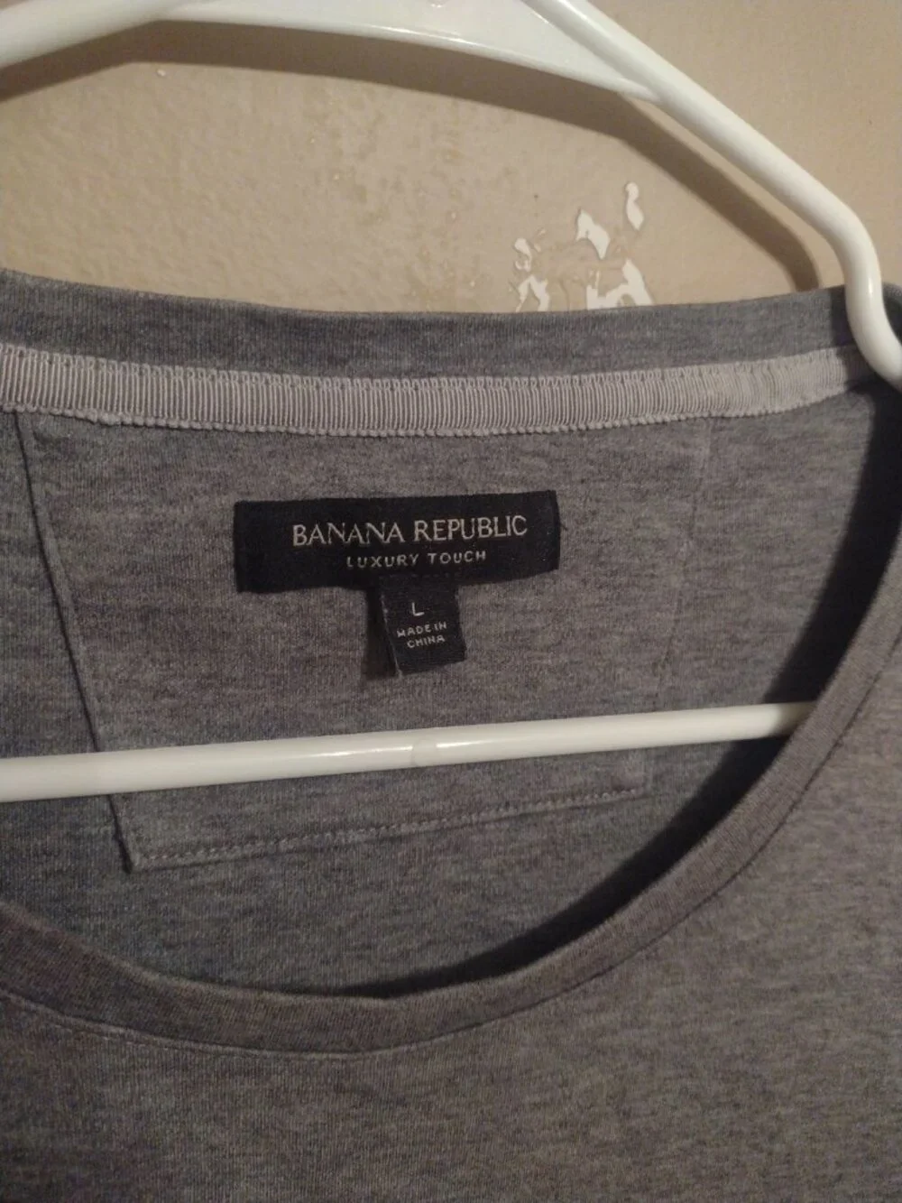 Banana Republic Luxury Touch Large L Gray Cotton T-Shirt